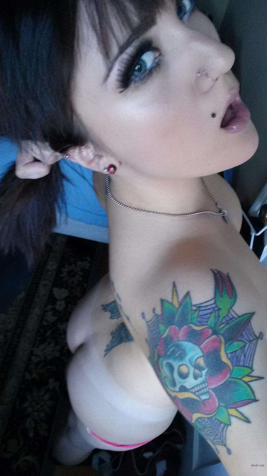 Curvy Women and Girls Amateur Photos: Explicitly Captured Beauties