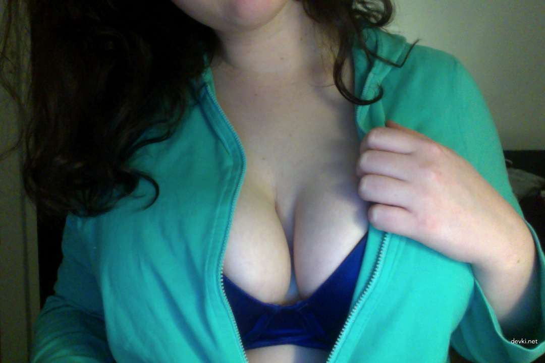 Curvy Women and Girls Amateur Photos: Explicitly Captured Beauties
