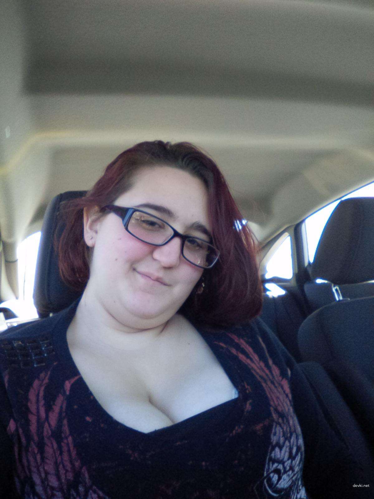 Curvy Women and Girls Amateur Photos 3: Explicit Images of Busty Babes