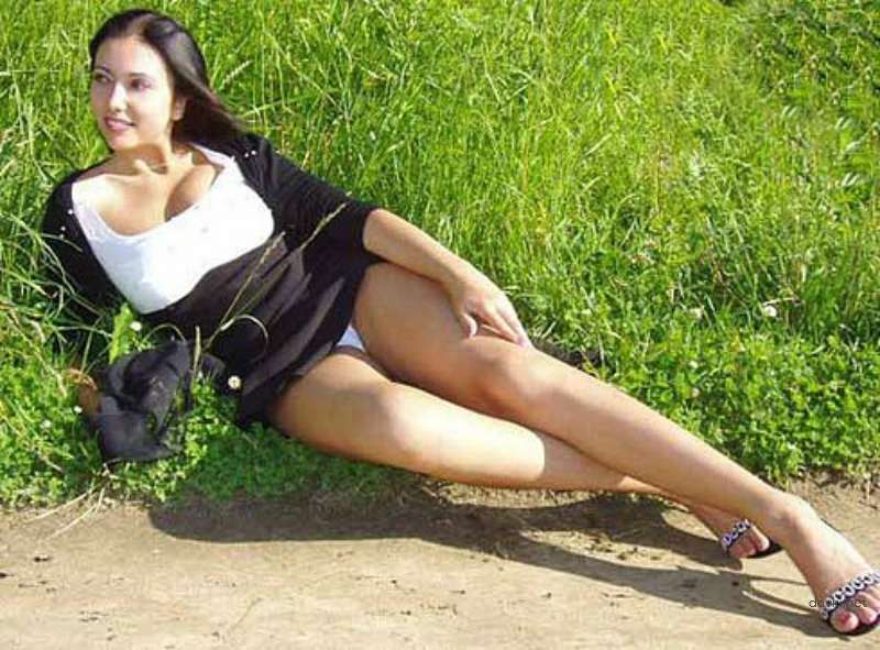 Explicit Bride and Bridesmaid Amateur Photos - Hot Lesbian Action