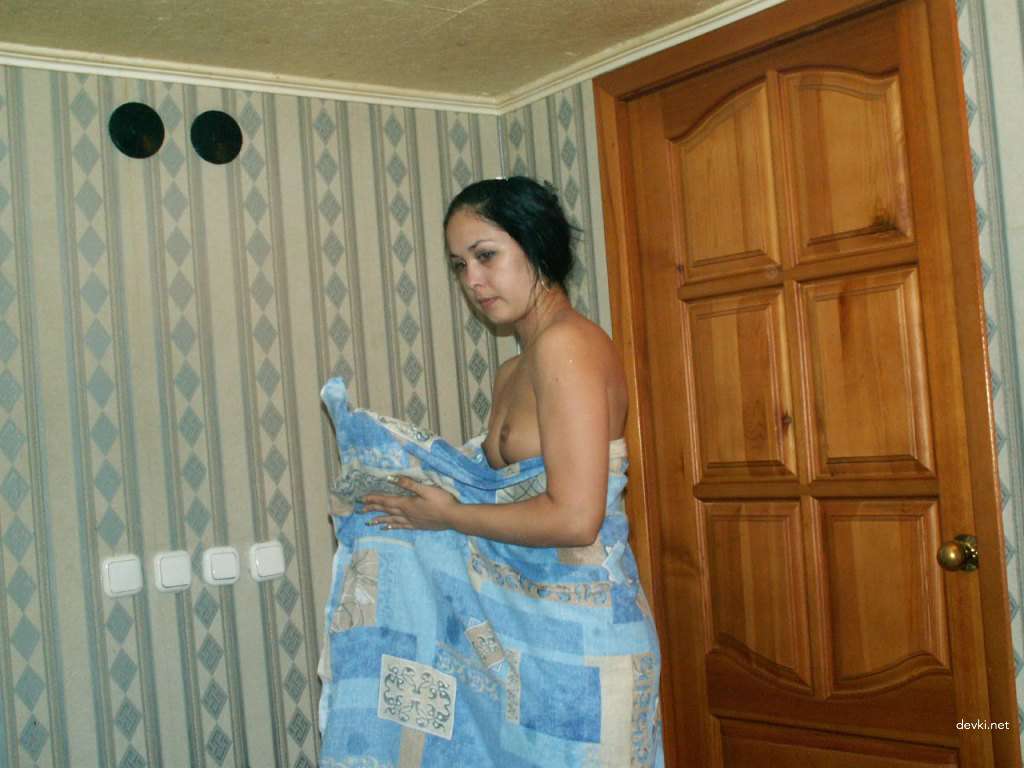 Explicit Bride and Bridesmaid Amateur Photos - Hot Lesbian Action