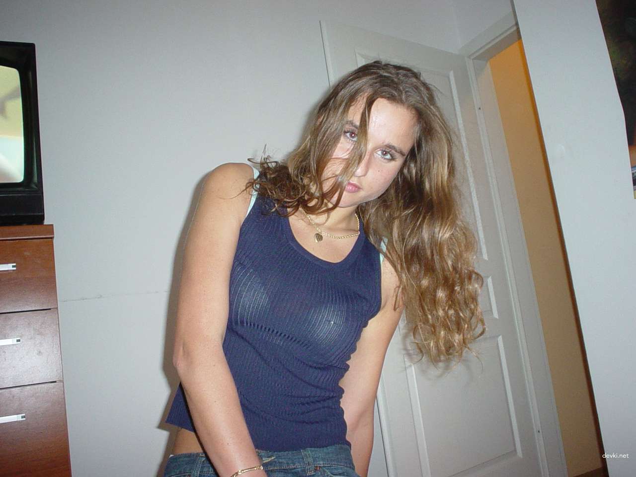 Curly Brunette Nude Amateur Photoshoot - XXX Explicit Content