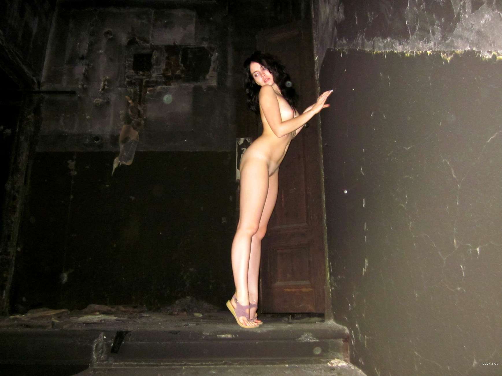 Sensual Amateur Photos of Girl - Explicit Erotic Shots for Adults