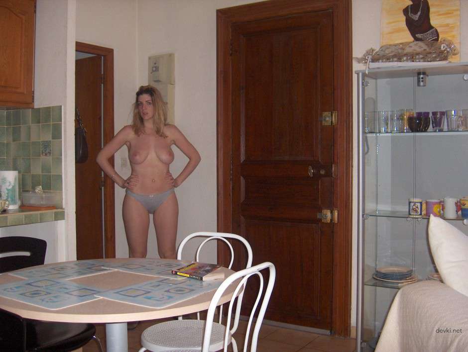 Amateur Woman's Erotic Photo Archive: Explicit Collection of Sensual Images