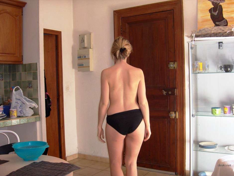Amateur Woman's Erotic Photo Archive: Explicit Collection of Sensual Images