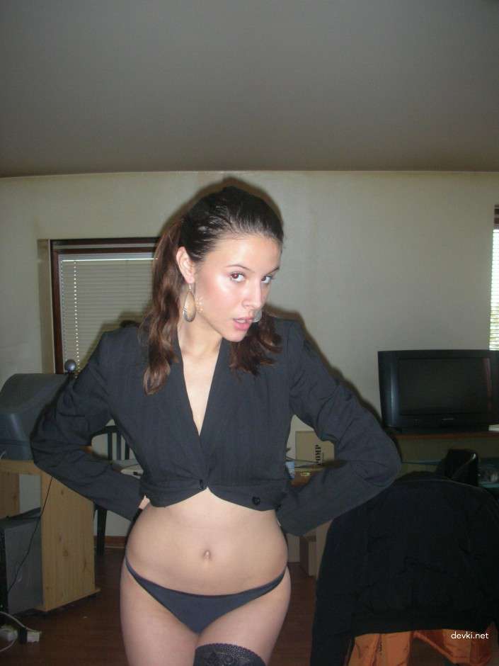 Explicit Amateur Photos of Sexy Girl: Intimate and Sensual Shots