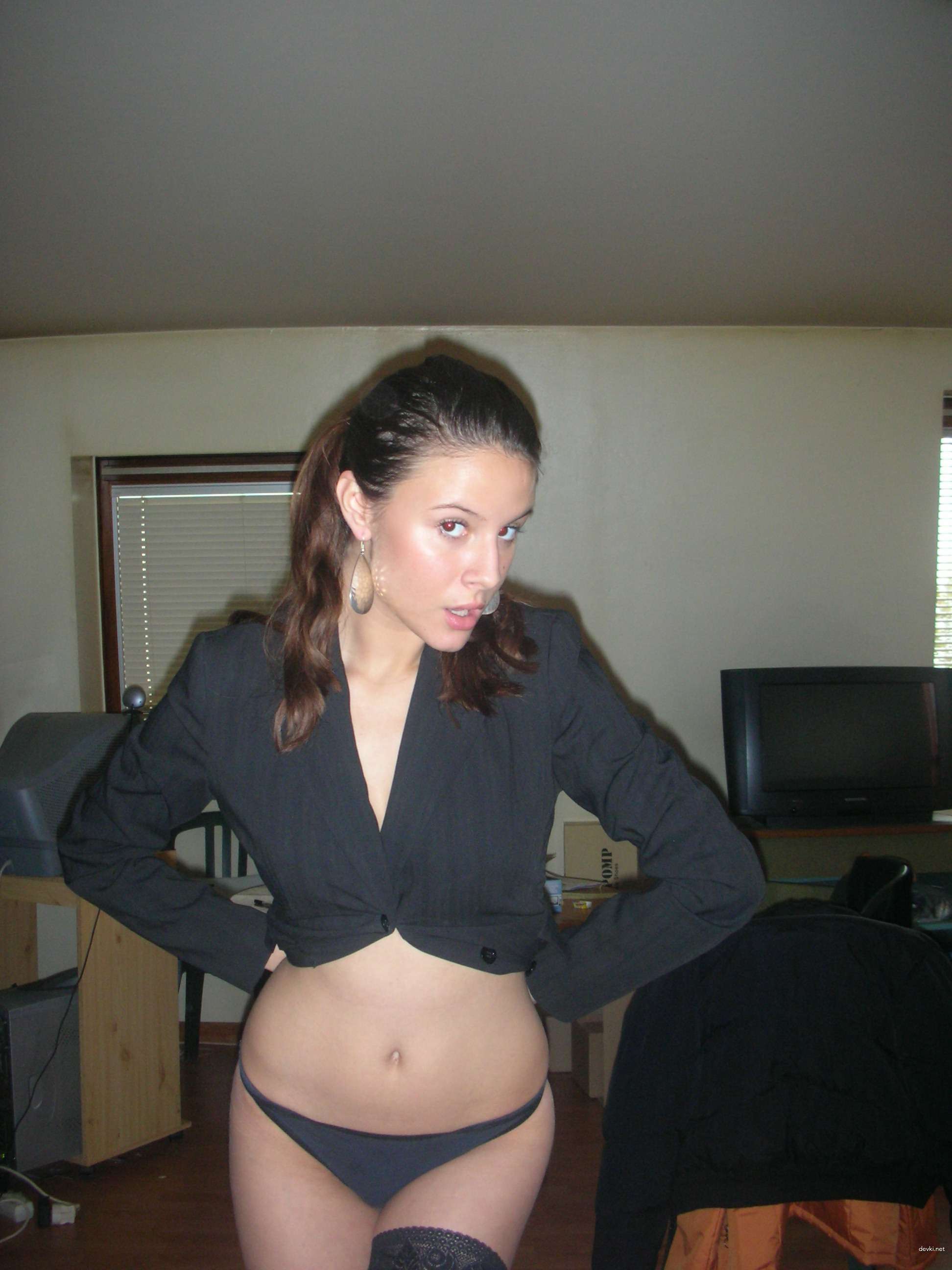 Naked Brunette at Home: Explicit Amateur Photo Shoot