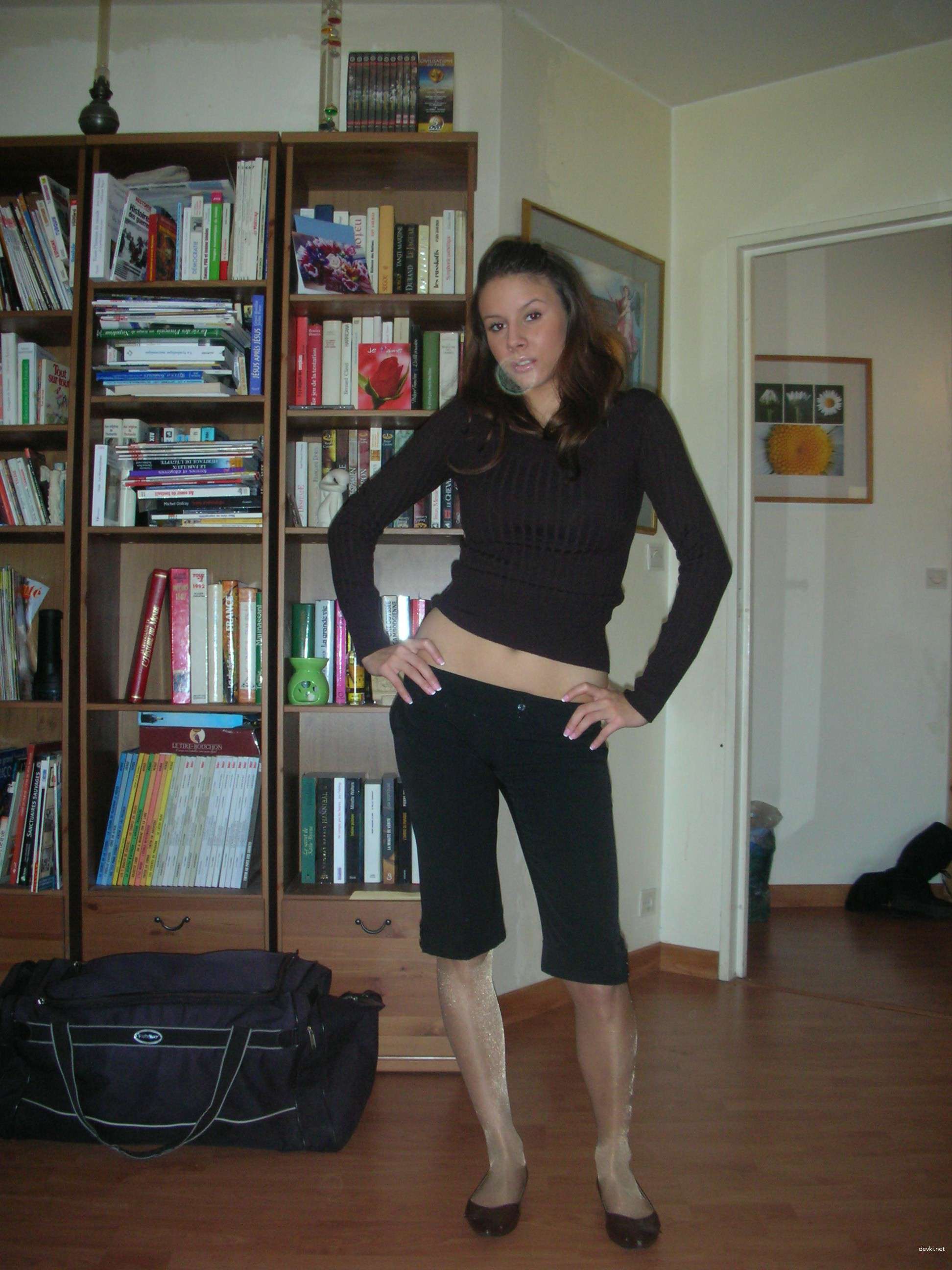 Naked Brunette at Home: Explicit Amateur Photo Shoot