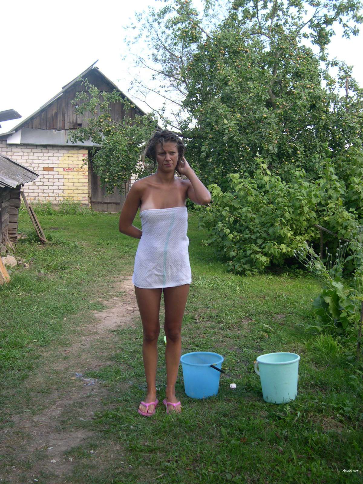 Hot Brunette Amateur Erotic Photos - Explicit and Seductive Content