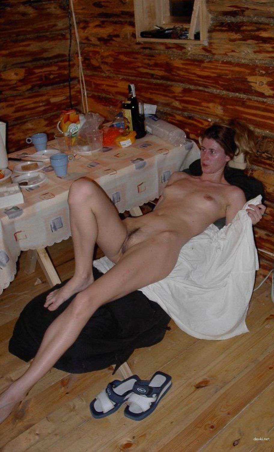 Skinny Woman Exposes Nude Body in Amateur Photo Shoot