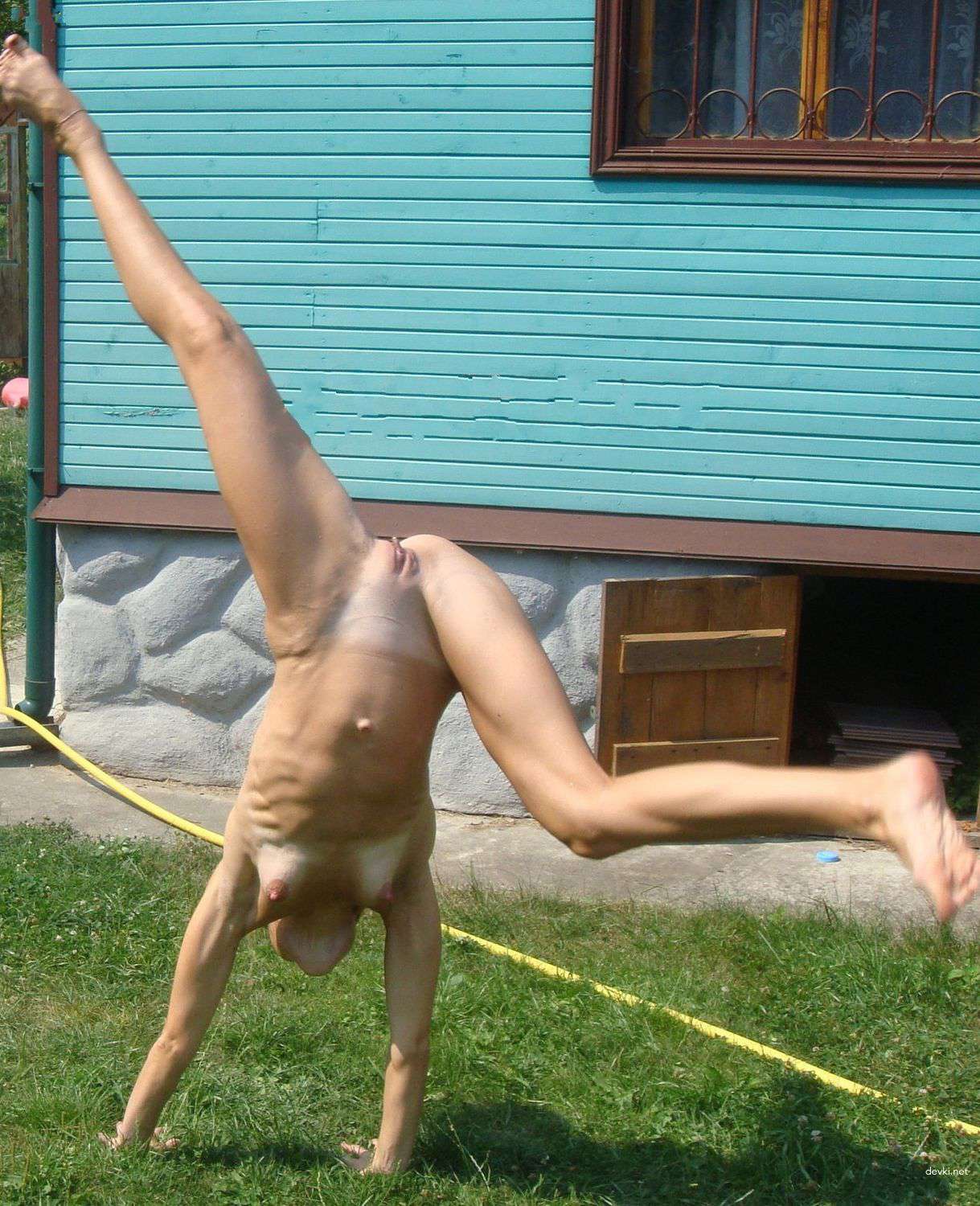 Amateur Woman's Explicit Photos: Uncensored Female Photography