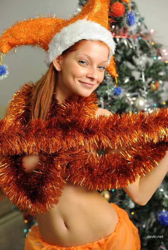 Explicit Amateur Photo of Redhead Girl: Naughty and Seductive!