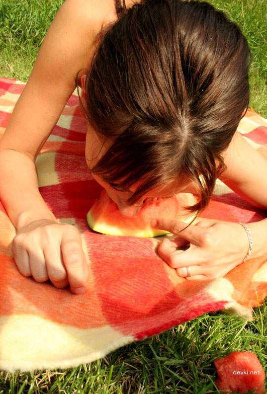 Naked Chick Outdoors: Explicit Amateur Nude Photo