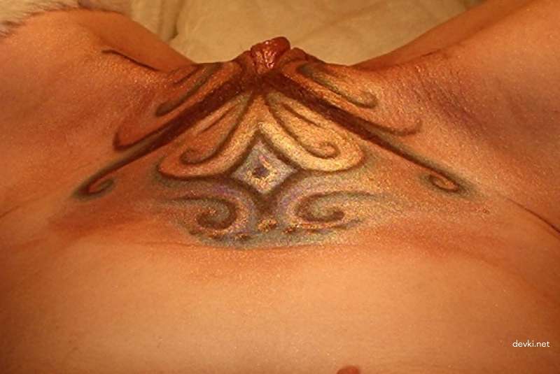 Explicit Amateur Photo: Girl with Pubic Tattoo Exposed