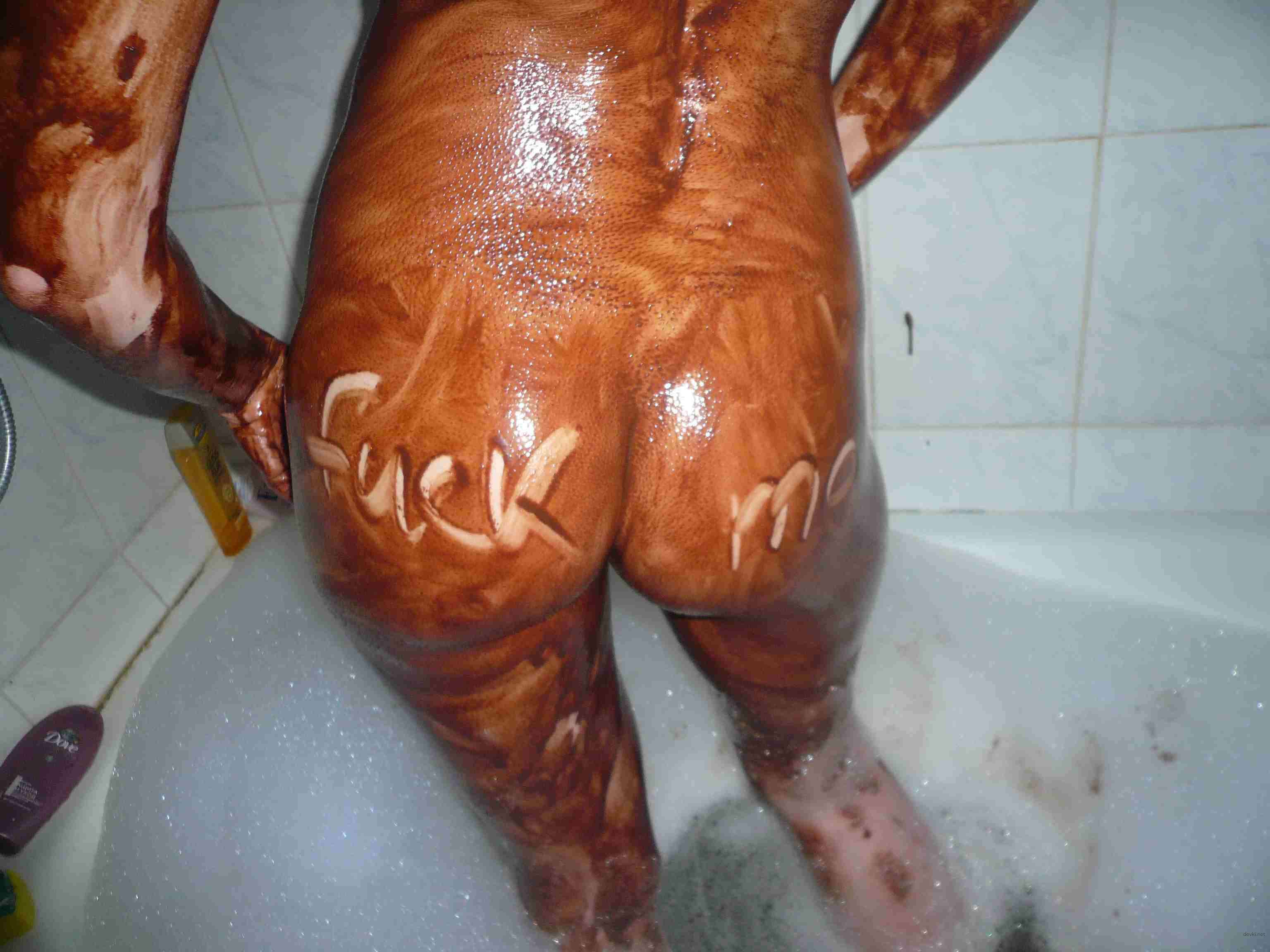 Hot and Naughty Girl Porn Photos: Sexy Babe Showing It All Off