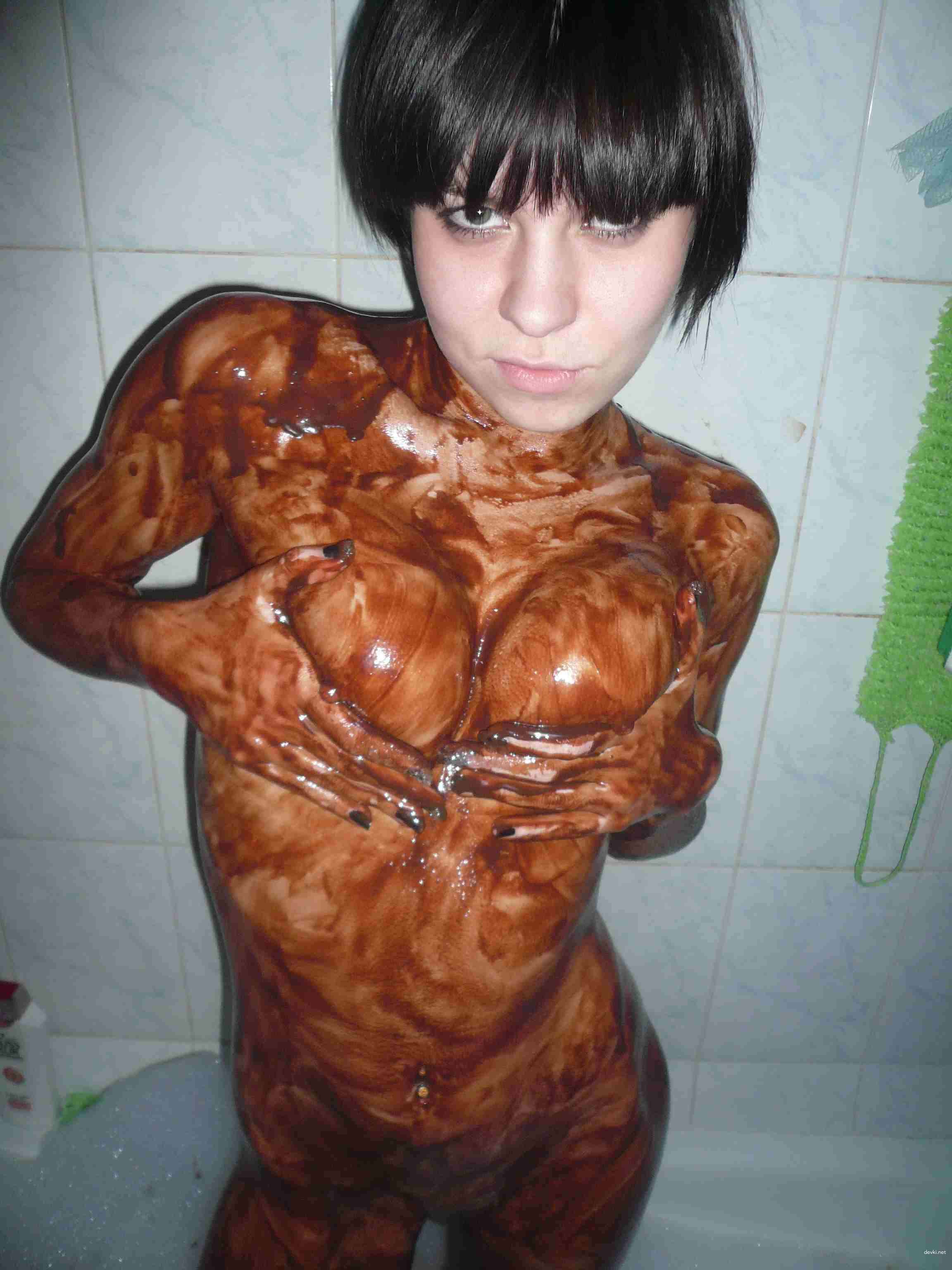 Hot and Naughty Girl Porn Photos: Sexy Babe Showing It All Off