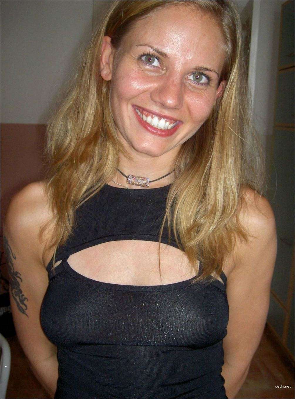 Hot Vacation Hookup: Amateur Photo of Naughty Encounter