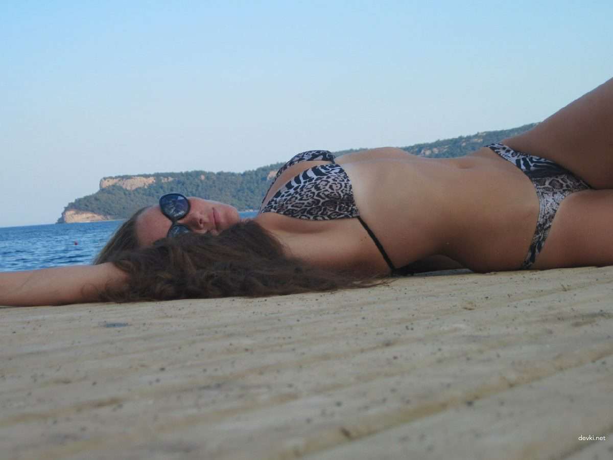 Amateur Vacation Photo: Explicit Beach Fun in the Sun