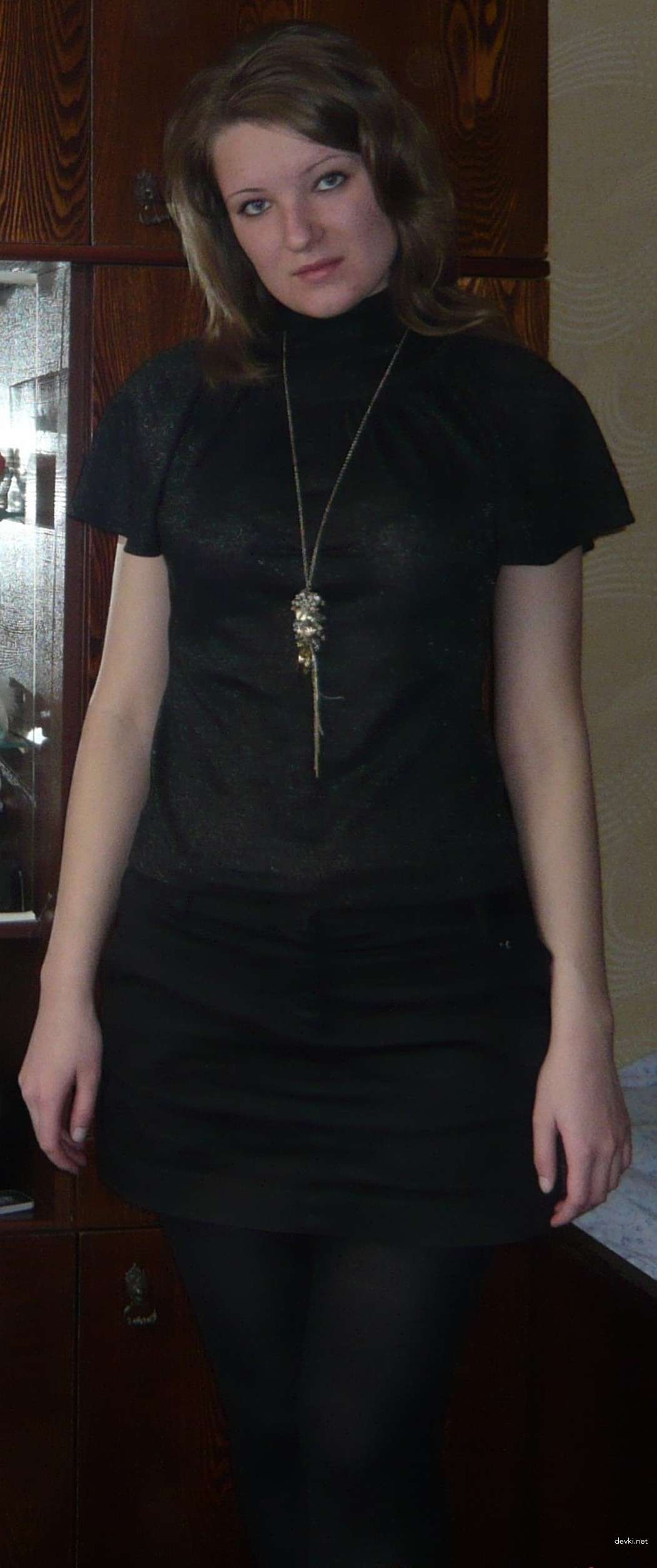 Russian Amateur Erotica: Explicit Home Photos of a Seductive Girl