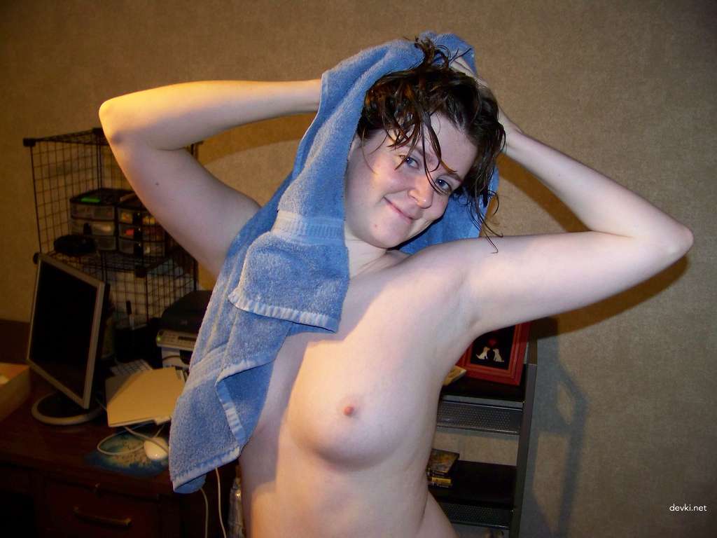 Explicit Amateur Nude Photos with Freckles (Part 3) - Uncensored
