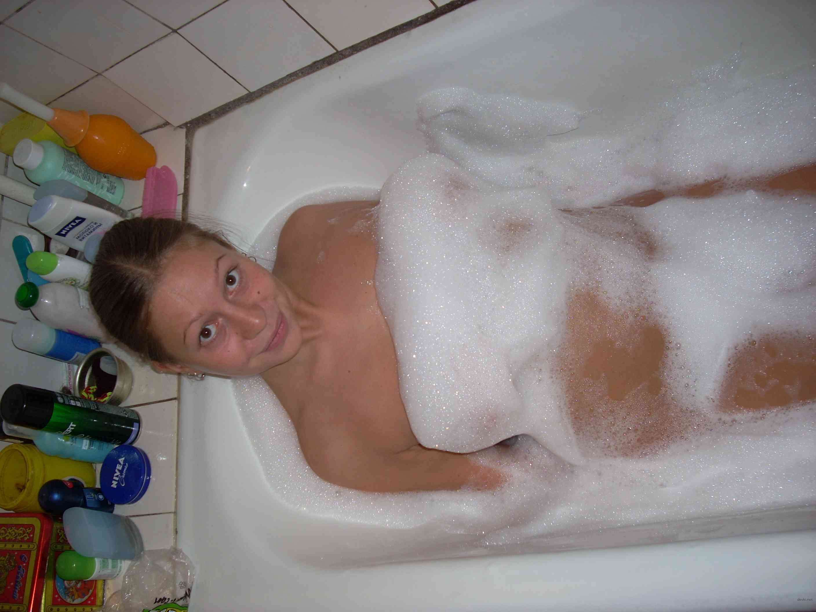 Explicit Amateur Photo: Naked Girl with Juicy Ass