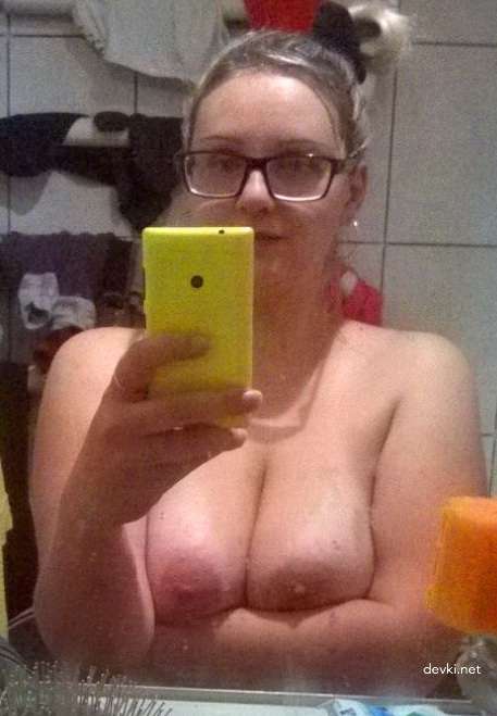 Explicit Nude Amateur Poses - Naked Posing Photoshoot