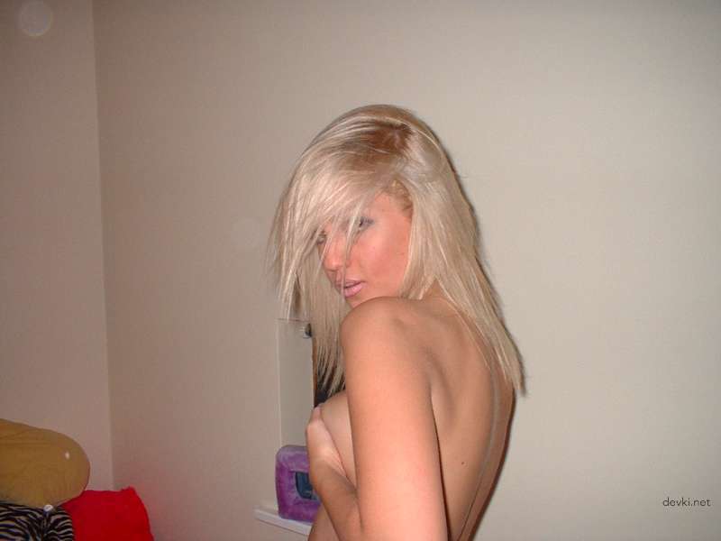 Explicit Amateur Blonde Naked in Bed Photo