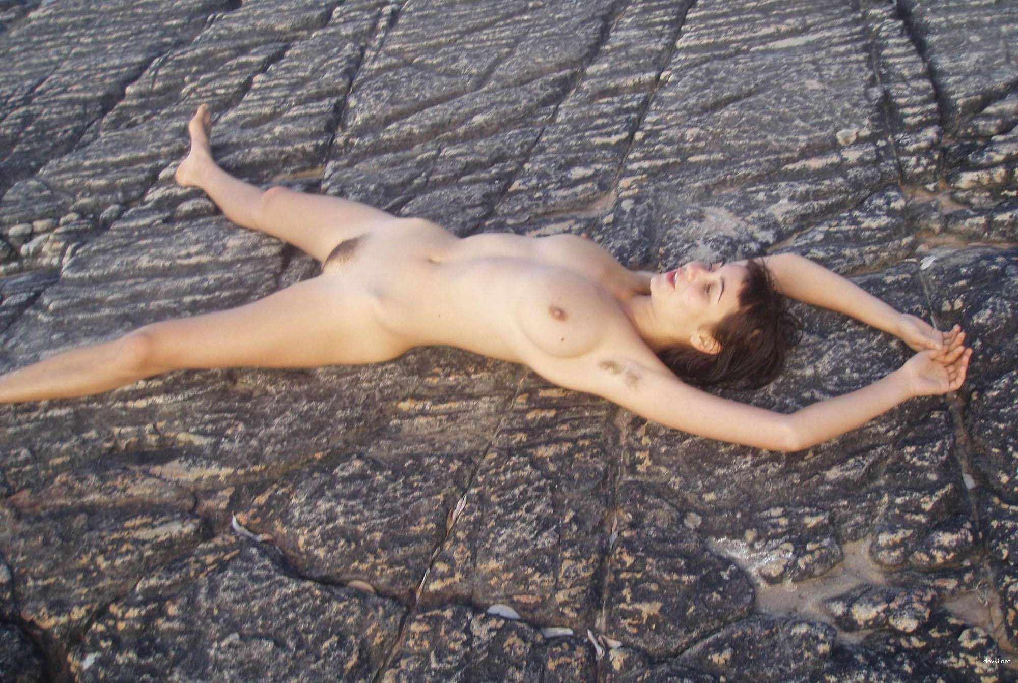 Raw Erotic Nude Amateur Girl - Uncensored Homemade Photo