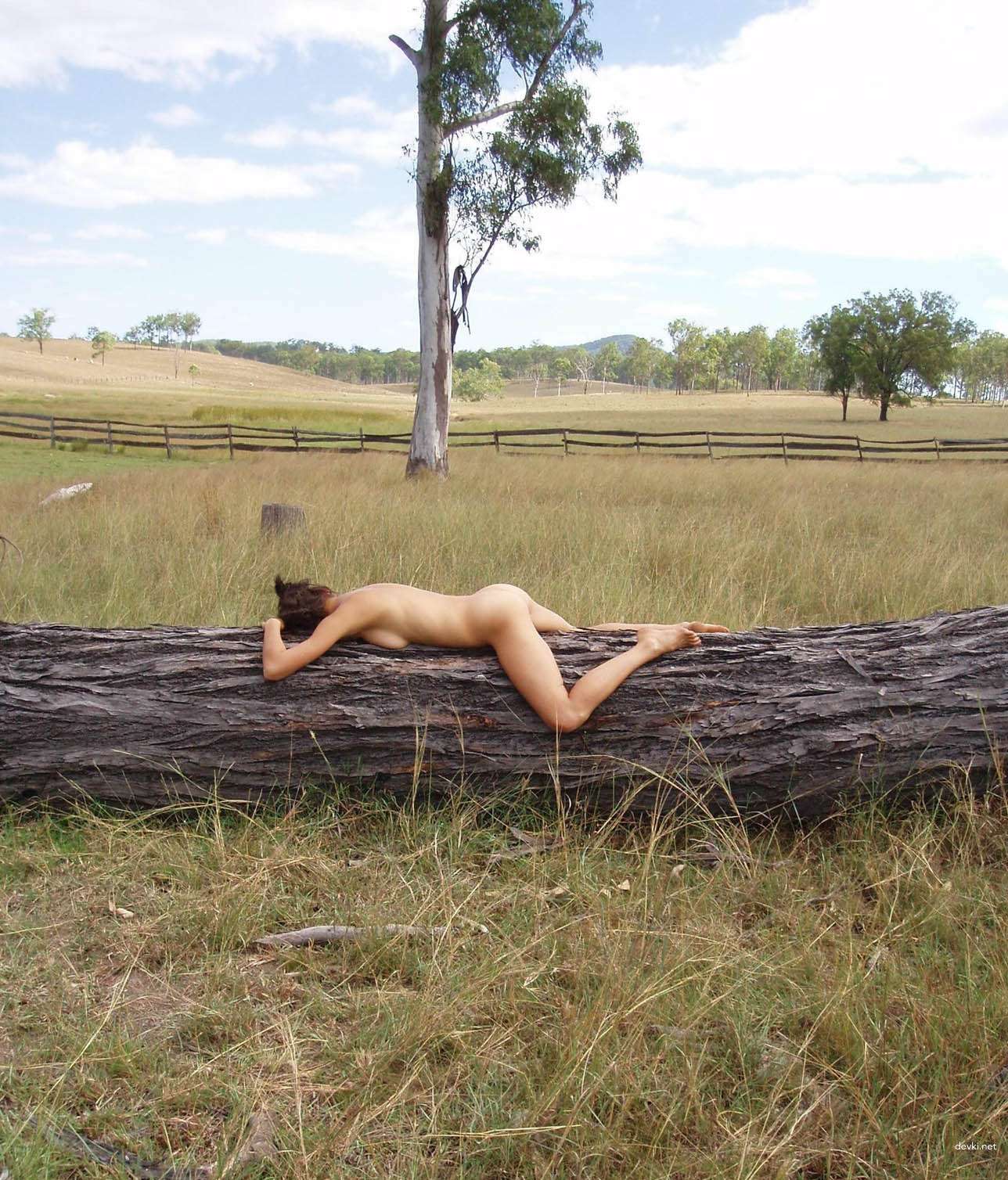 Raw Erotic Nude Amateur Girl - Uncensored Homemade Photo