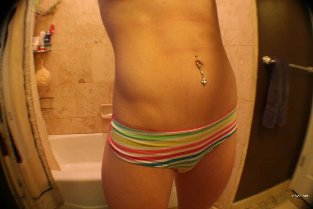 Hot Ass and Tits Amateur Photo - Explicit Busty Booty Shot