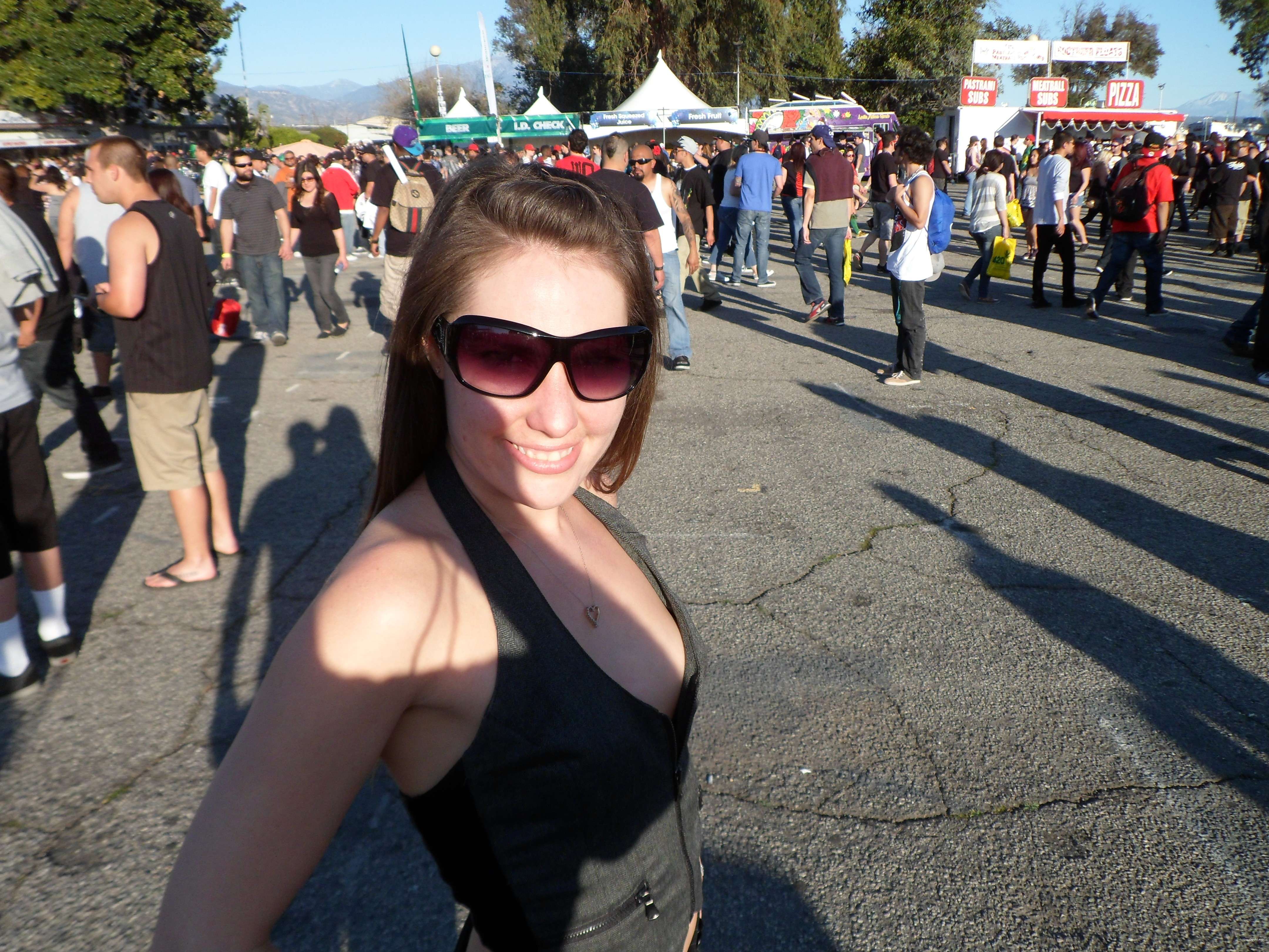 Public Flashing: Busty Girl Shows Off Her Assets in the City