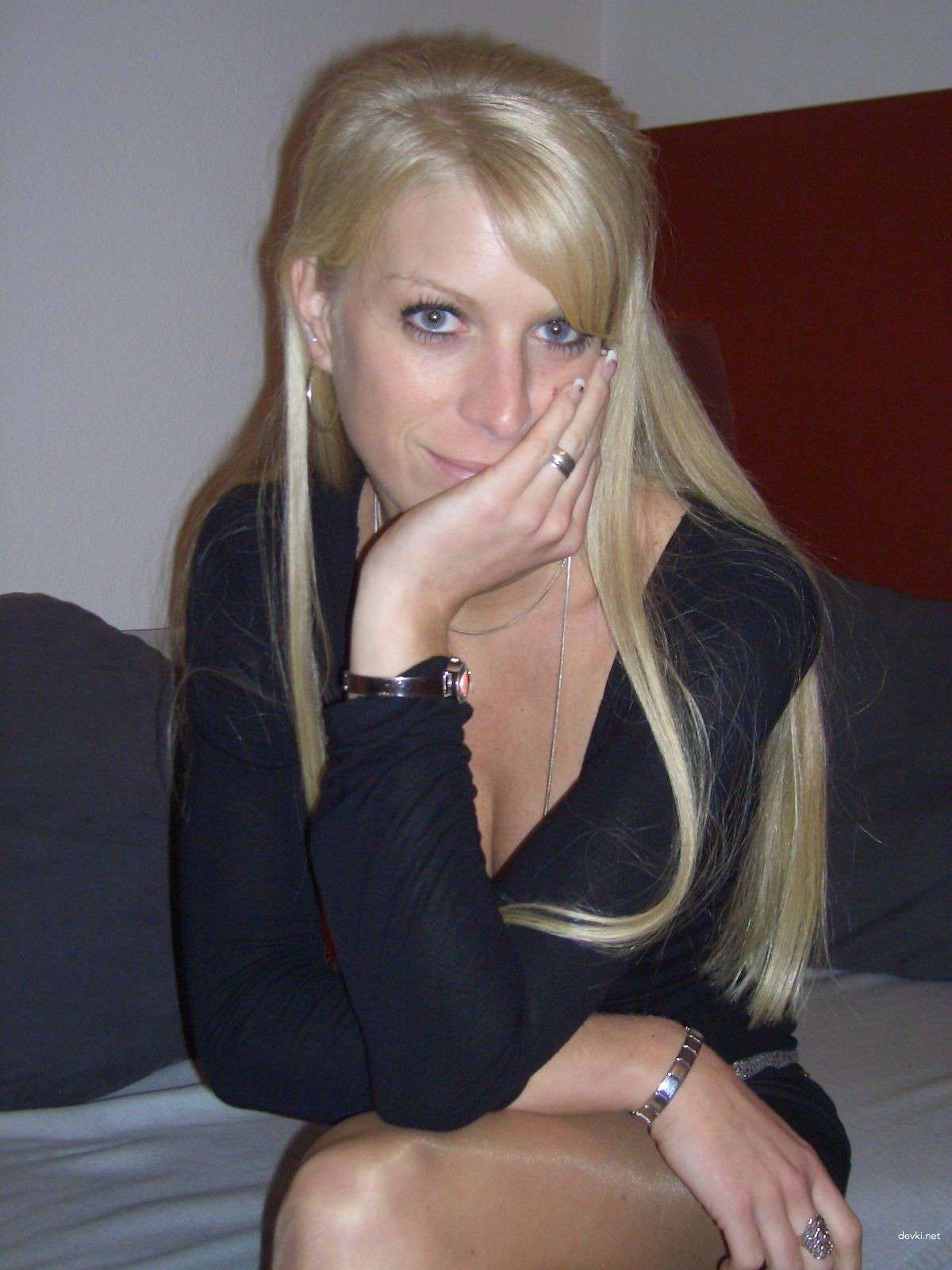 Slim Provincal Babe in Explicit Action - Hot Amateur XXX Photos