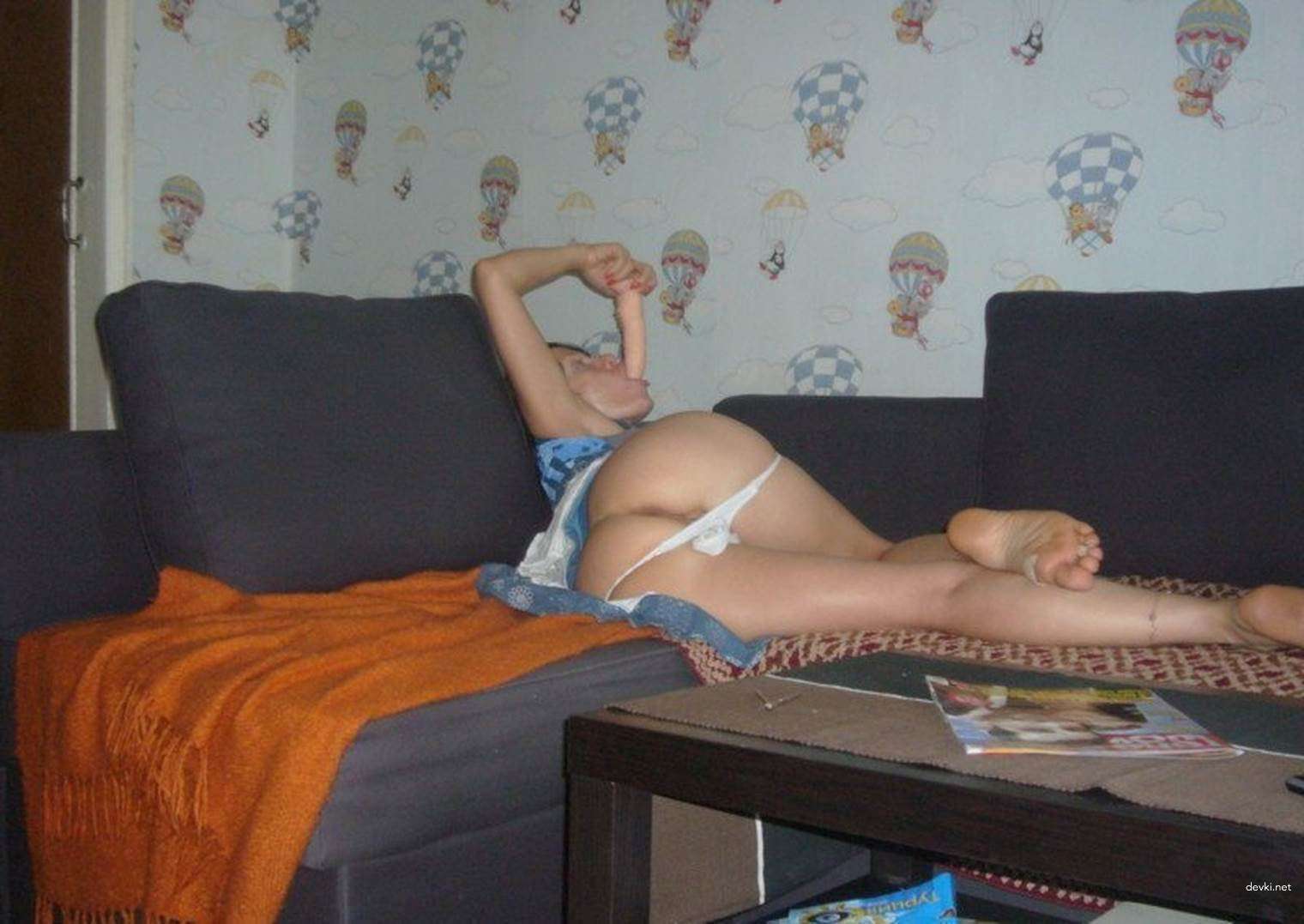 Stimulating Friend: Explicit Amateur Photo Sparks Desire