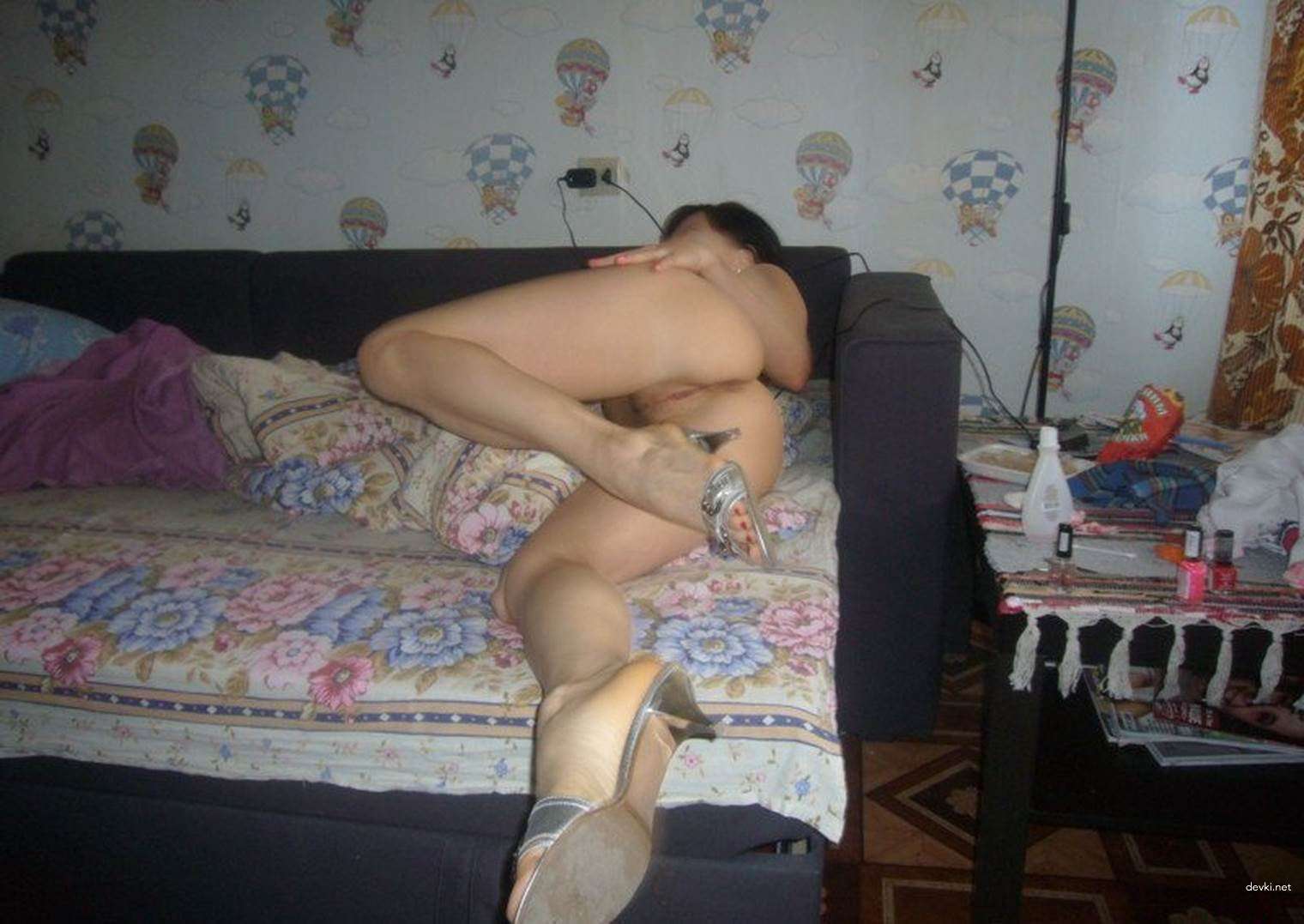 Stimulating Friend: Explicit Amateur Photo Sparks Desire
