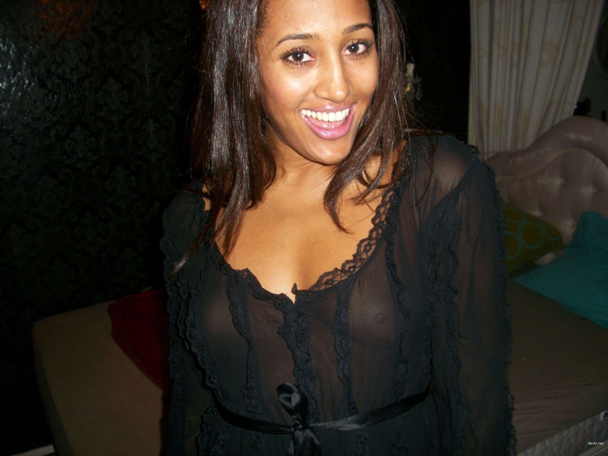 Sultry Mulatto Amateur Sex Photos - Explicit and Seductive!