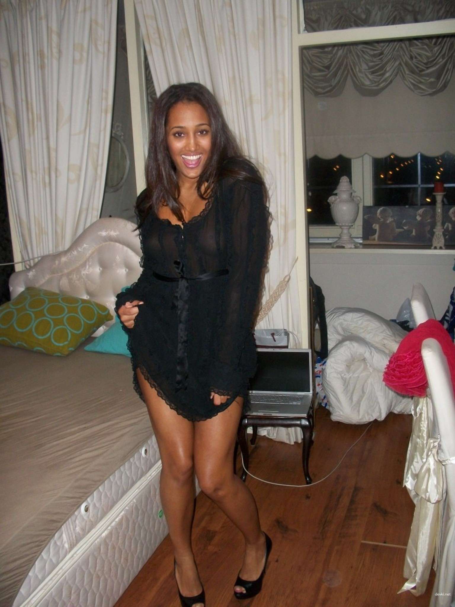 Sultry Mulatto Amateur Sex Photos - Explicit and Seductive!