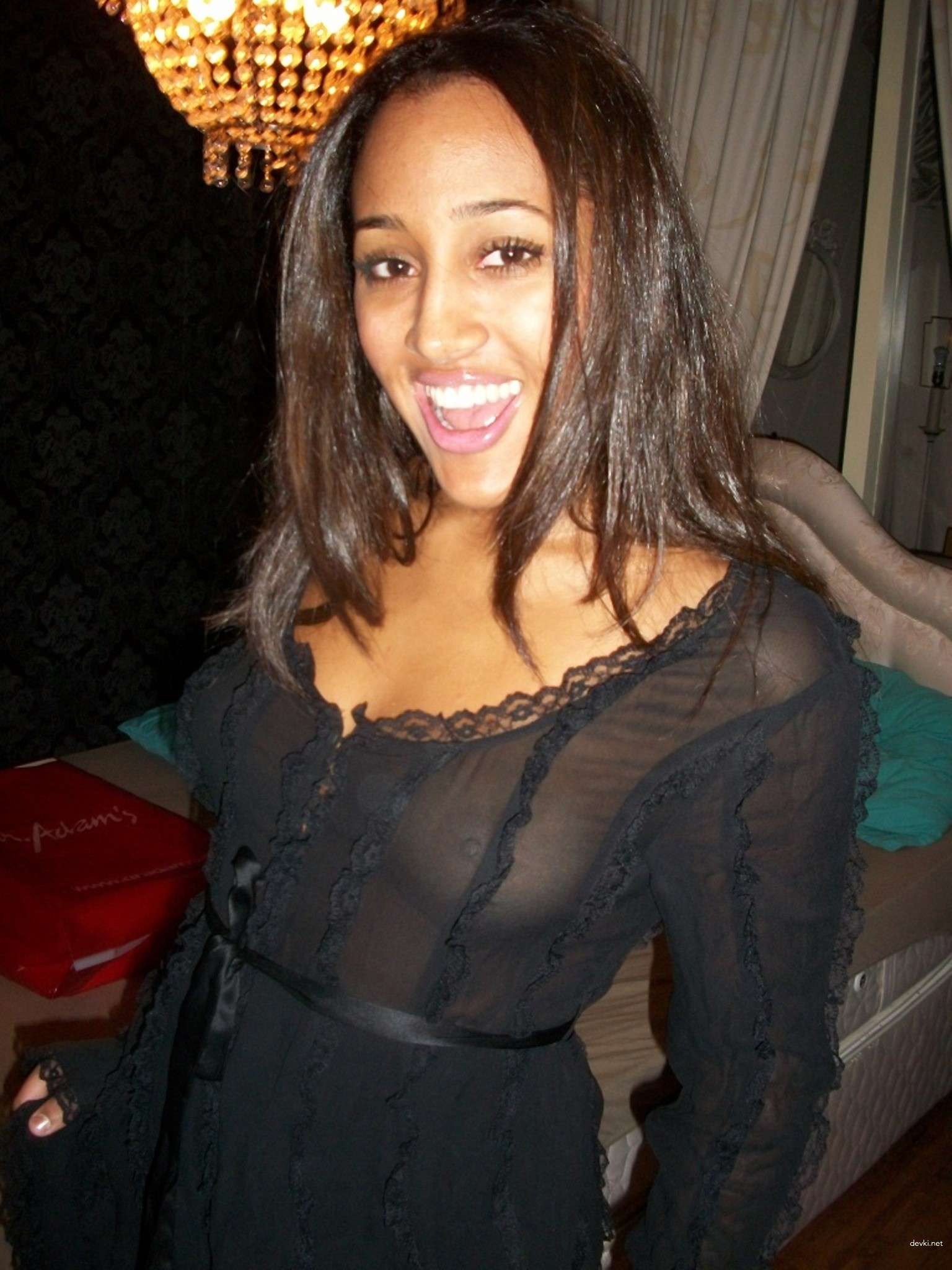 Sultry Mulatto Amateur Sex Photos - Explicit and Seductive!