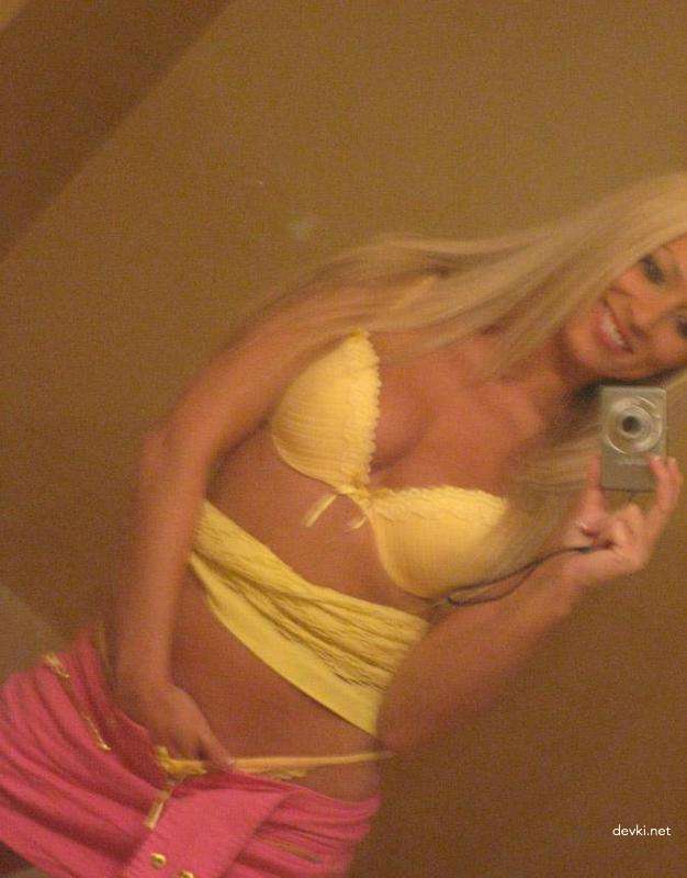 Blonde Slut Gets Cumshot in Mouth After Oily Fuck