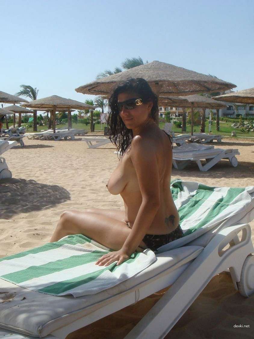 Big Boobed Girl on Beach: Amateur Photo of Busty Woman at Sea