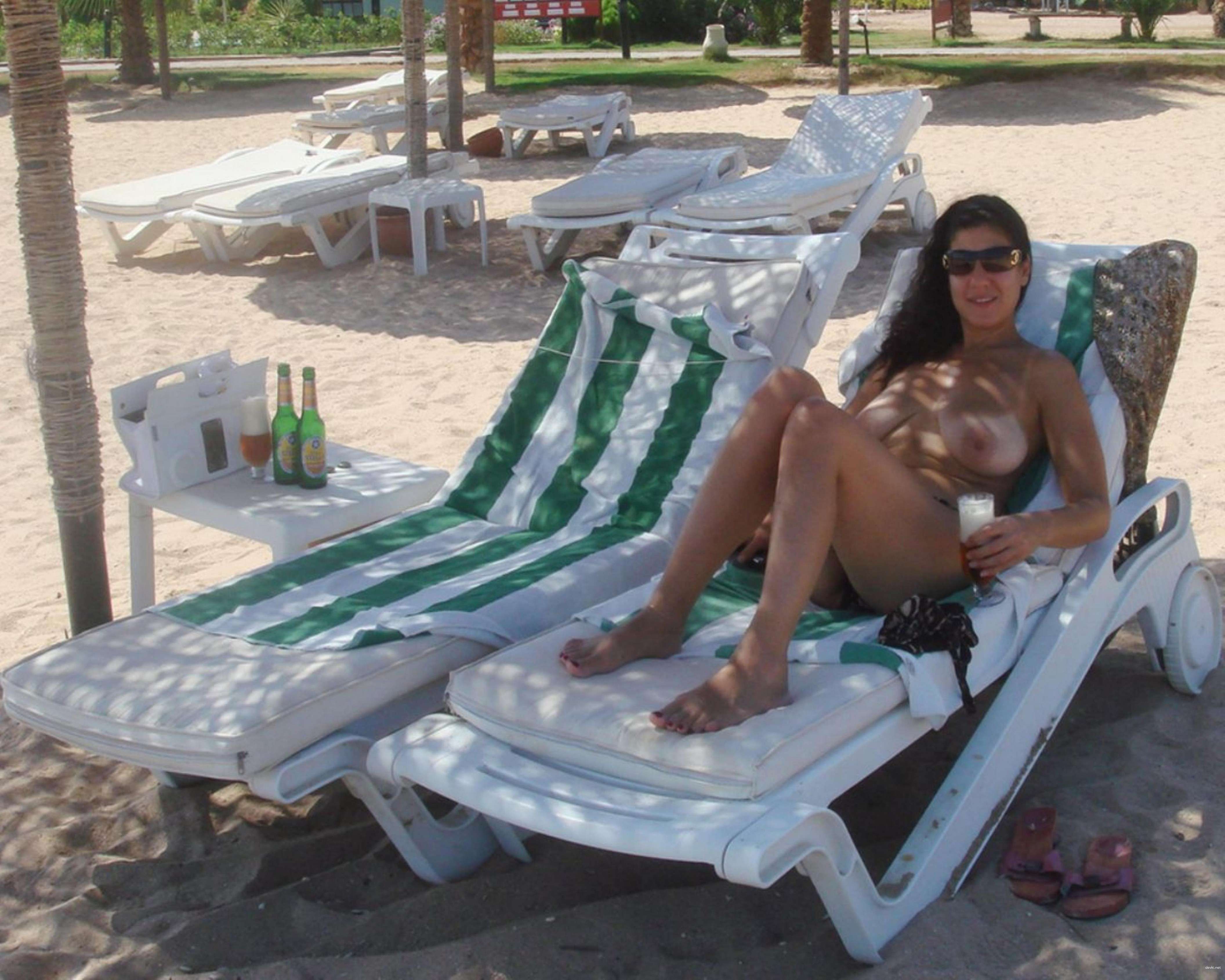 Big Boobed Girl on Beach: Amateur Photo of Busty Woman at Sea
