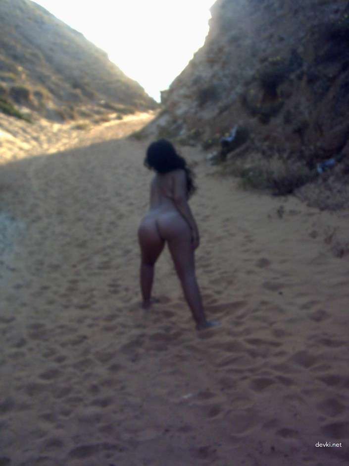 Naked BBW at the Beach: Explicit Curvy Babe Shows It All