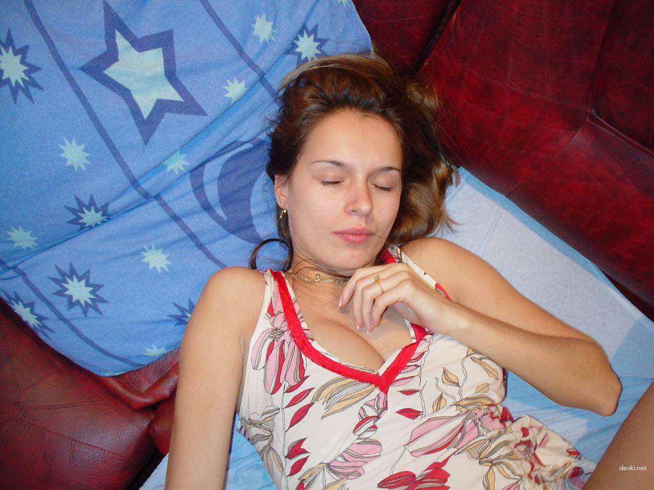 Amateur Vibrator Enthusiast Exposed: Intimate Photos and Videos
