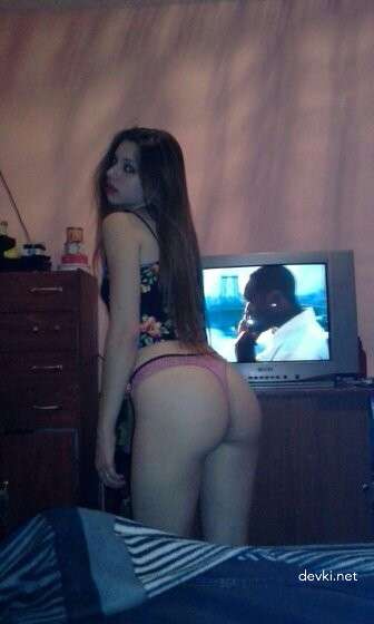 Sexy Babe with Amazing Ass Sucks Big Cock