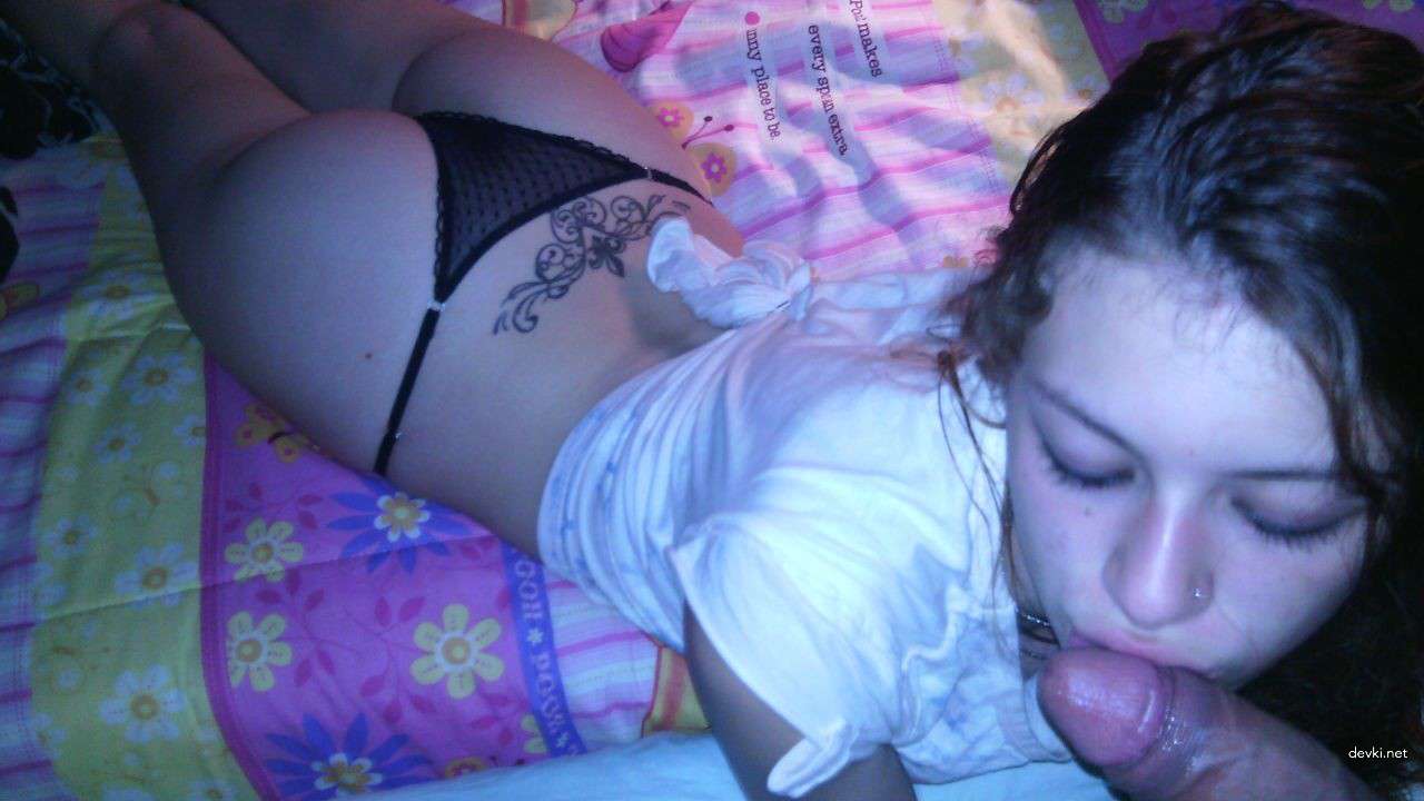 Sexy Babe with Amazing Ass Sucks Big Cock