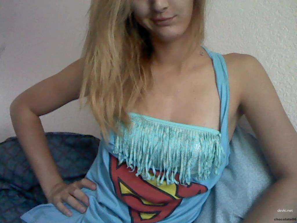 Private Photo of a Sexy Posing Babe - Explicit Amateur XXX Pic
