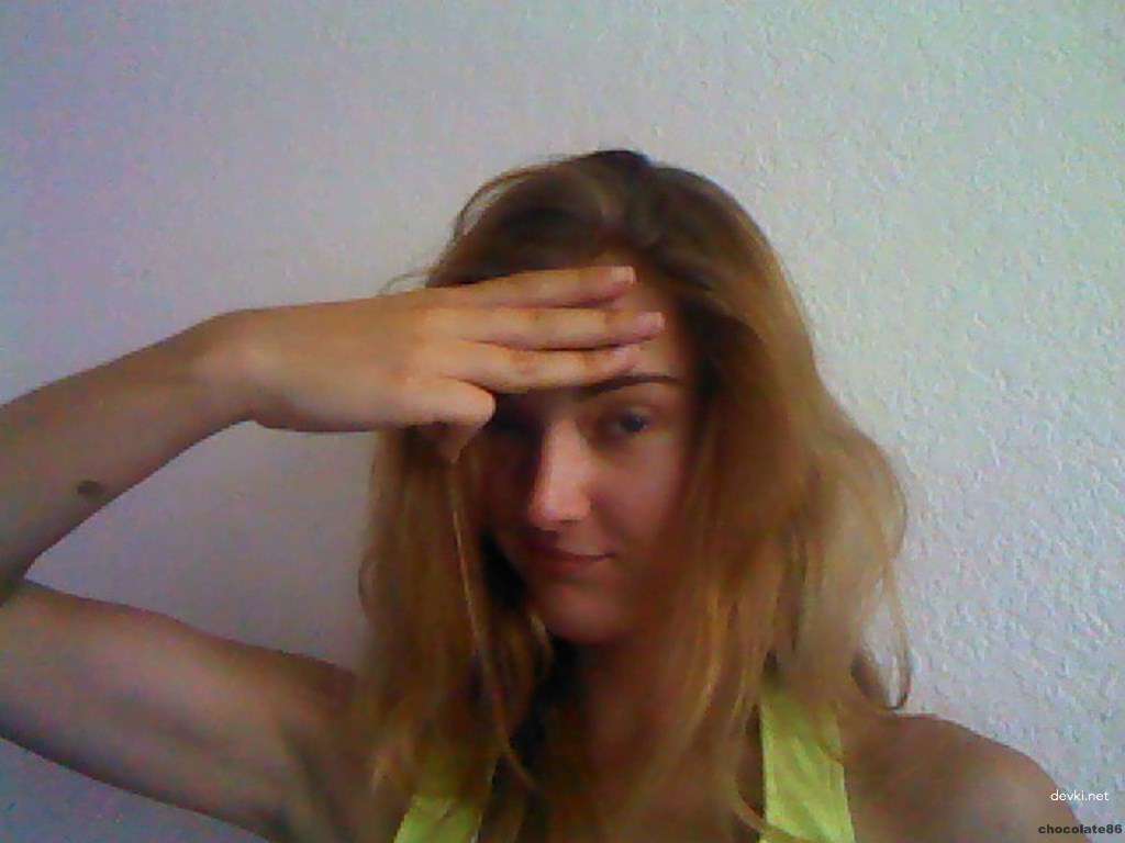 Private Photo of a Sexy Posing Babe - Explicit Amateur XXX Pic