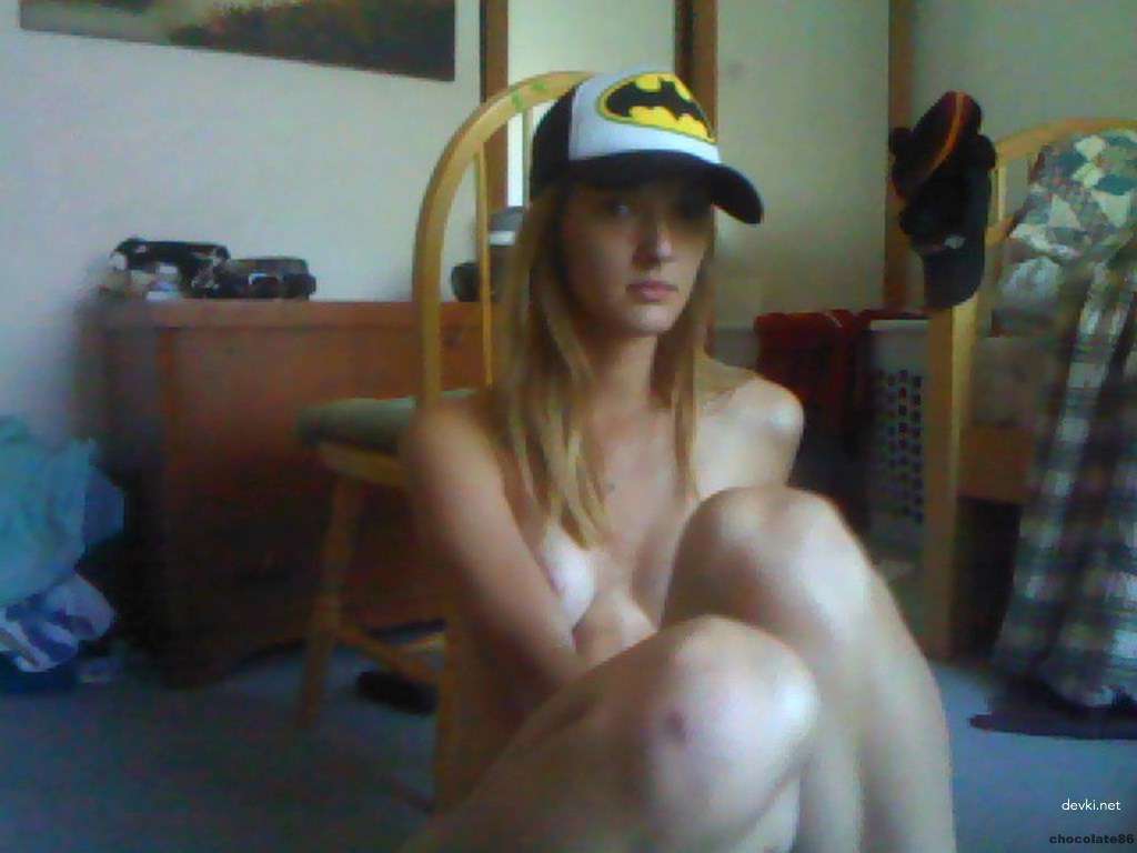 Private Photo of a Sexy Posing Babe - Explicit Amateur XXX Pic