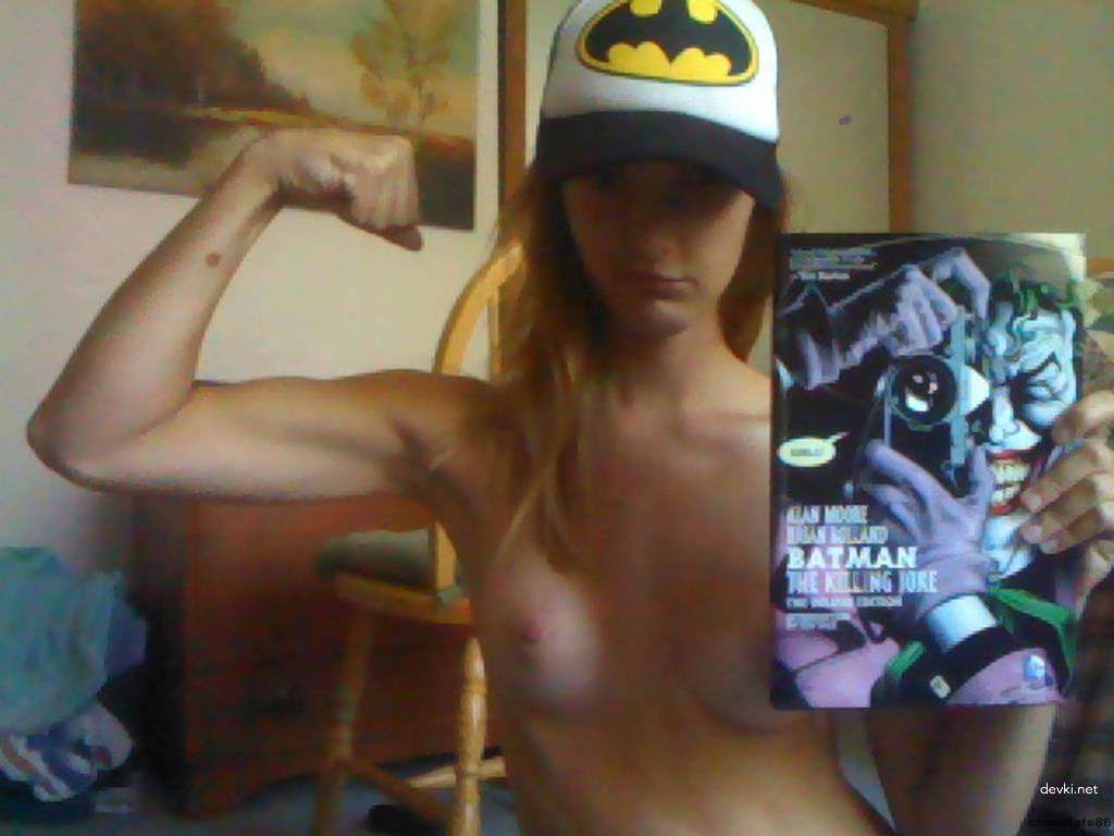 Private Photo of a Sexy Posing Babe - Explicit Amateur XXX Pic