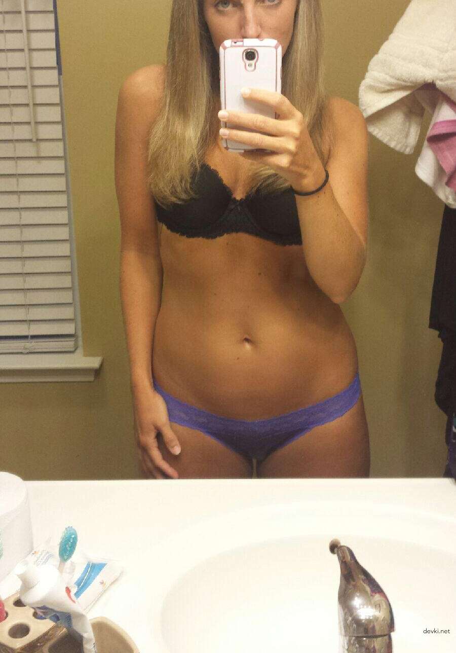 Amateur Busty Photo: Explicit Curves and Seductive Poses