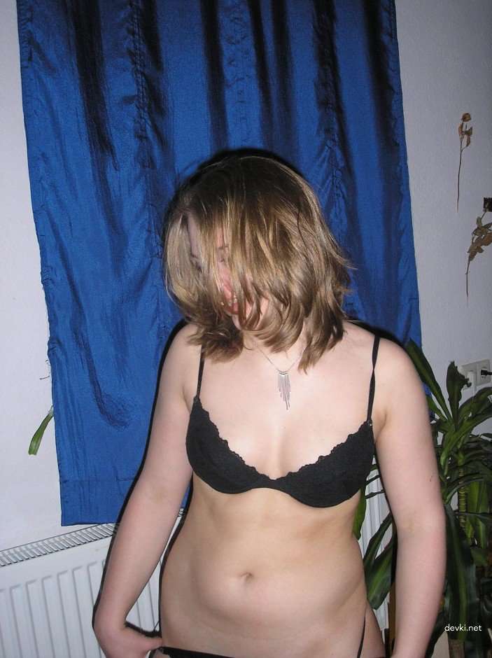 Amateur Strips Naked and Poses Explicitly for Photoshoot